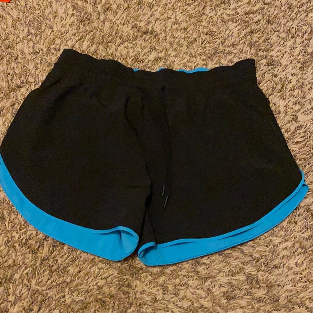 Zyia flip shorts size medium